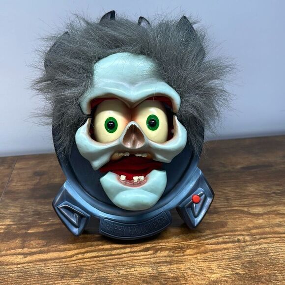 Gemmy Other - Gemmy Halloween Screamer Greeter Door Wall Hanging Animated Monster WORKS